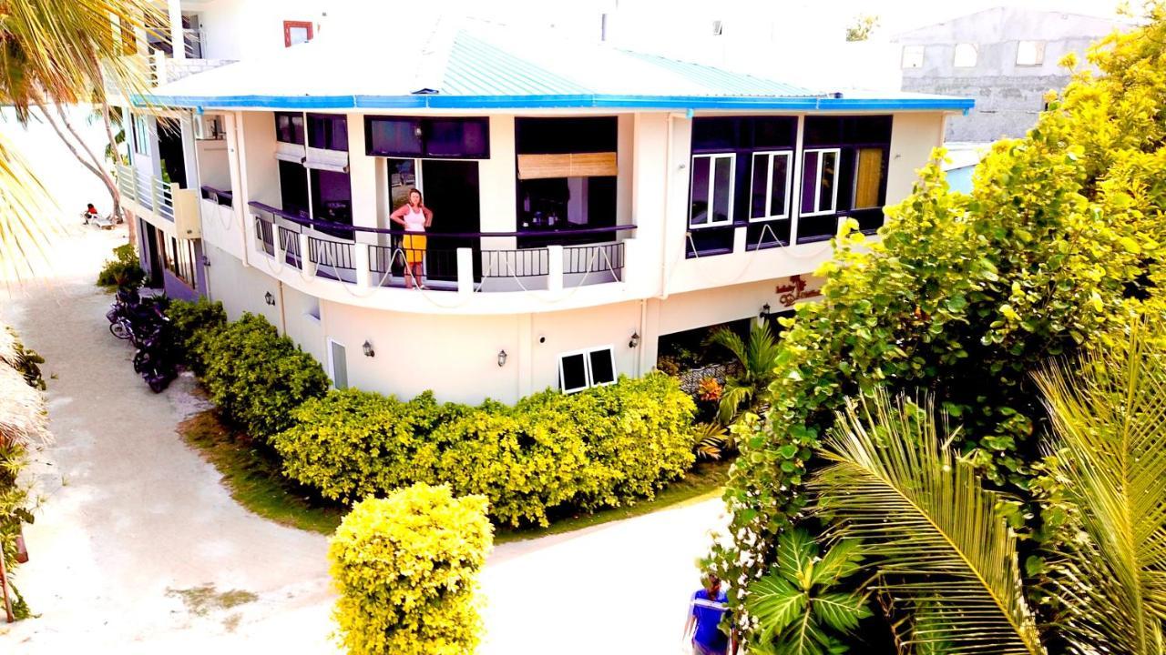 Infinity Dhiffushi Hotel Exterior foto